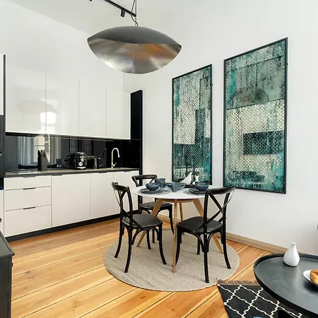 Stylowe W Centrum Poznania By Renters 포즈난